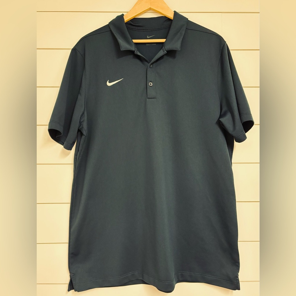 Men’s Nike Golf Polo. Gently worn, like new.
